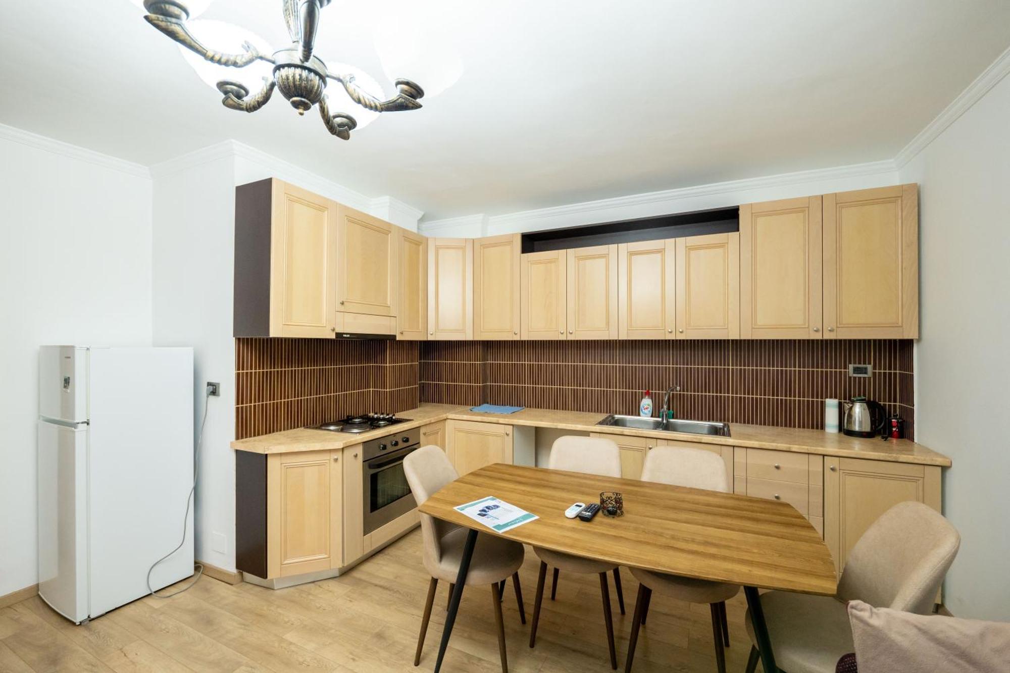 Apartment Tirent - Spacious 2-bedroom Near Liqeni I Thate Tirana