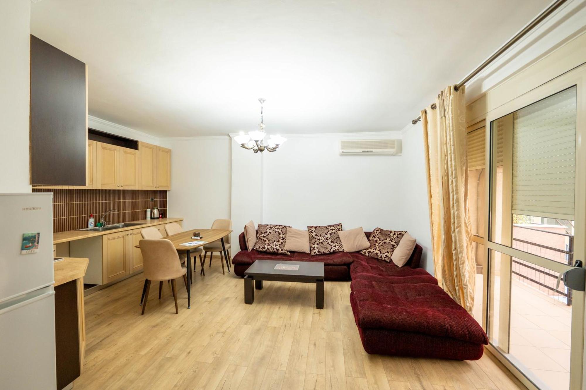Tirent - Spacious 2-bedroom Near Liqeni I Thate *