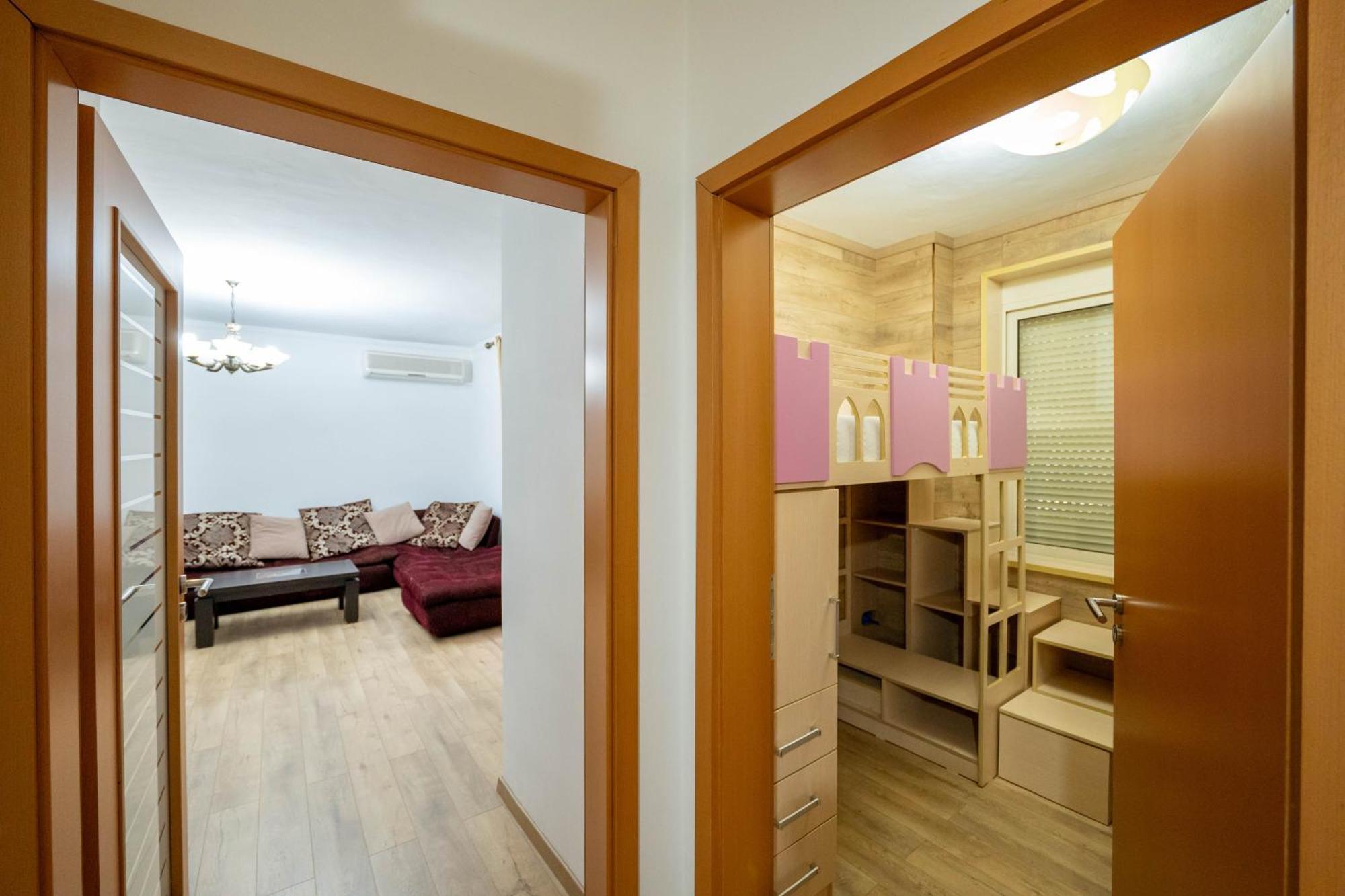Apartment Tirent - Spacious 2-bedroom Near Liqeni I Thate
