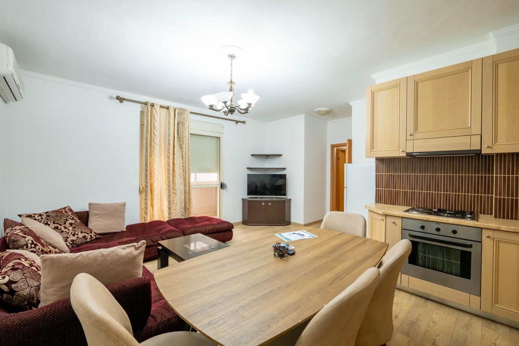 Tirent - Spacious 2-bedroom Near Liqeni I Thate * Tirana